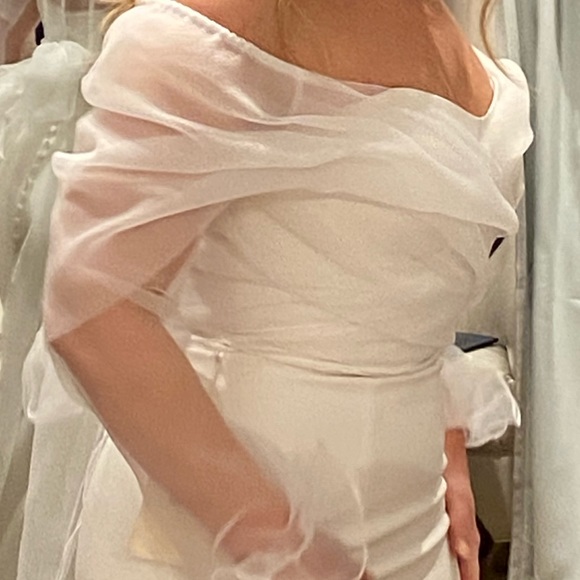 ROSE by The Label Organza Wrap Wedding Topper - Picture 7 of 16